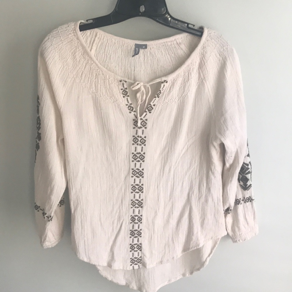 Women’s rip curl embroidered top m
